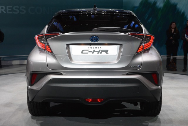 08-2017-toyota-c-hr-hybrid-geneva-1 (1)