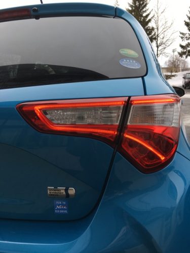 ヴィッツ ハイブリッドとアクアを試乗してどっちが良いか教えます