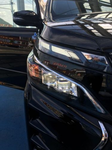 ヴォクシーとヴェルファイアのどっちか悩んでいるあなたへ！どっちがお得？